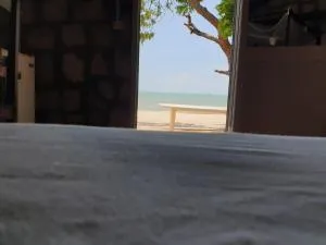 Akwaba Chez les Filles - Amborovy