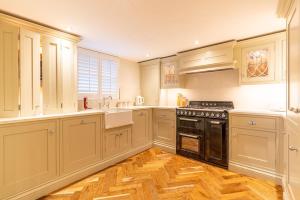 Beautiful Cottage in Hatfield Broad Oak - Near Stansted Airport