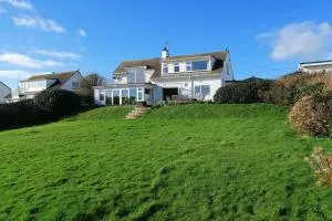 Sea Reach, Thurlestone with sea views, minutes from the beach - Thurlestone