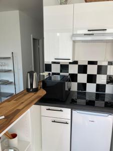 パリ16区 改装したばかりのアパルトマン クーラー付