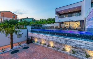 Luxury Villa Sun View with heated pool