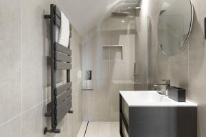 Bright & Modern Townhouse Private Parking