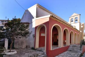 Zetas Apt Mandouki, Port