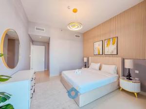 Like Home - 3904 Impressive 2-BHK with Partial Sea View and Community View