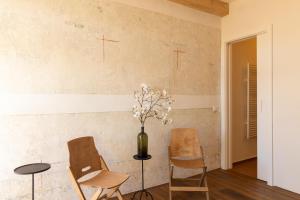 Vila Kobdilj 1835 Historic Homestead with Shared Courtyard