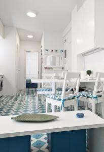 Greek island styled 1BD apt 500m from the sea