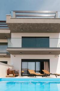 Modern,Stylish Exclusive Villa with Pool&Jacuzzi