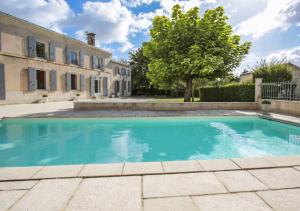 Villas Magnifique Villa Charentaise avec Piscine & Beau Jardin - Moderne & Confort - Wifi gratuit : photos des chambres