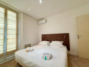 A025-Appartement 2 chambres - carré dOr-hyper centre Cannes