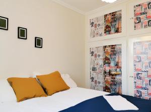 Charming 2BD apt next to metro station