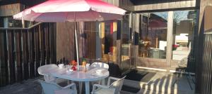 Appartements Duplex du Moulin - Parking et terrasse : photos des chambres