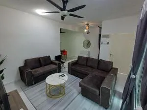 Seroja Guesthouse Gambang - Gambang