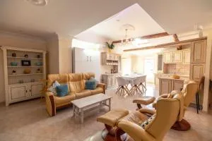 Appartement du Couvent - 莱齐尼昂科尔比埃