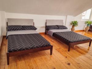 Large Townhouse w big garden and bonfire D