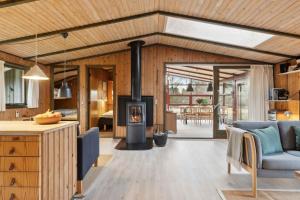 Cozy Summer House In Trend