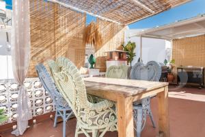 Charming house with rooftop terrace by REMS