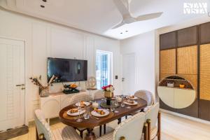 StayVista at Barton Estate with Outdoor Pool - Manesar