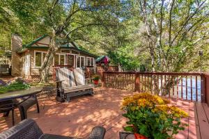 Right on the River, Hot Tub, Pet Friendly, Resort Access