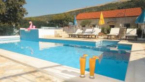 Dvori Stipanovi with heated pool and jacuzzi