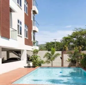 One Bedroom City Apartment with Pool - Barbican