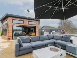 Tranquil Cove Spa Lodge - Crowland