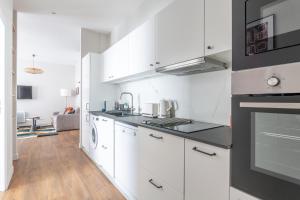 Lounge in a cosy apartment on Canal Saint-Martin