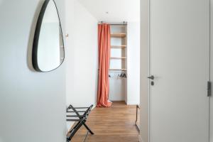 Lounge in a cosy apartment on Canal Saint-Martin