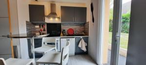 Pavillon individuel plain-pied avec terrasse et parking