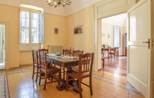 Cozy Apartment In Gravina In Puglia -Ba-