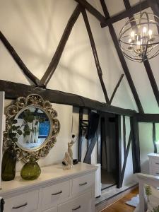 Woodmans Cottage by Keepers Cottages