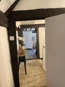 Woodmans Cottage by Keepers Cottages