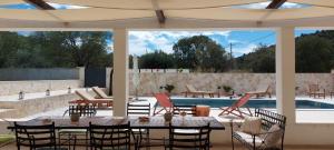 CHARMY LUNA holiday house with swimming pool