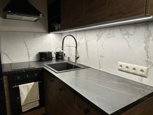 Downtown Bridge studio apartment