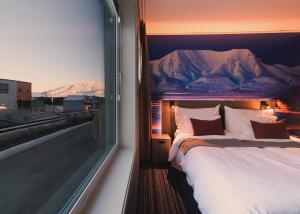 Large Double or Twin Room room in Svalbard Hotell | Polfareren