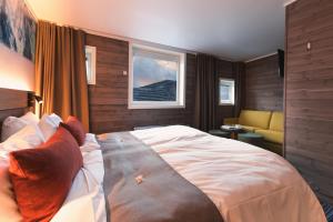 Deluxe Double Room room in Svalbard Hotell | Polfareren