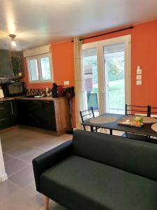 Entre pins et océan