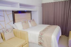 Stylish Condo at Shore 2 Residences near MOA & Airport