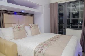 Stylish Condo at Shore 2 Residences near MOA & Airport