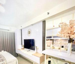 Stylish Condo at Shore 2 Residences near MOA & Airport