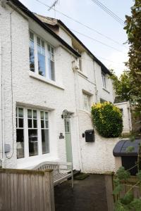 Lilac Cottage by Keepers Cottages