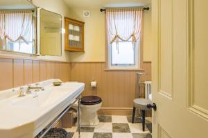 Ivy House by Keepers Cottages