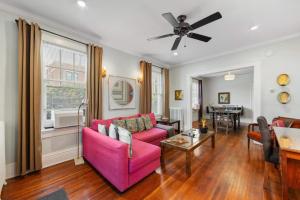 Elegant and Colorful 1BR with Covered Porch