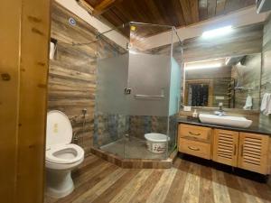 Vacay Datcha 3 bedroom and attic bedroom