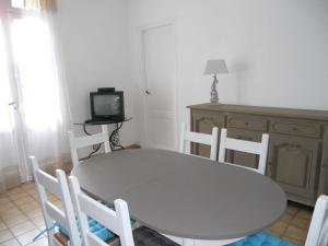 Maisons de vacances villa soulacaise proche centre et plage : photos des chambres
