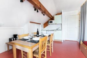 Appartements A 200m des pistes de ski, appartement pour 4 : photos des chambres