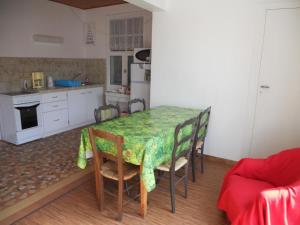 Maisons de vacances soulac sur mer maison proche du marche : photos des chambres