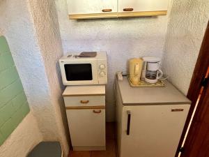 Studio cabine à 200m de la plage, loggia ensoleillée, quartier calme - 4 couchages - FR-1-225-214