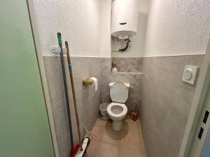 Appartement T2 Lumineux avec Parking Privé et Piscine près de la Plage - FR-1-388-223