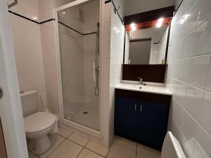 T2 rénové avec piscine chauffée proche Thermes, parking et WIFI - FR-1-541-164