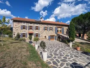 Chambre d'hôtes en ferme restaurée avec piscine et espace pour groupes - FR-1-582-504 - Beauzac